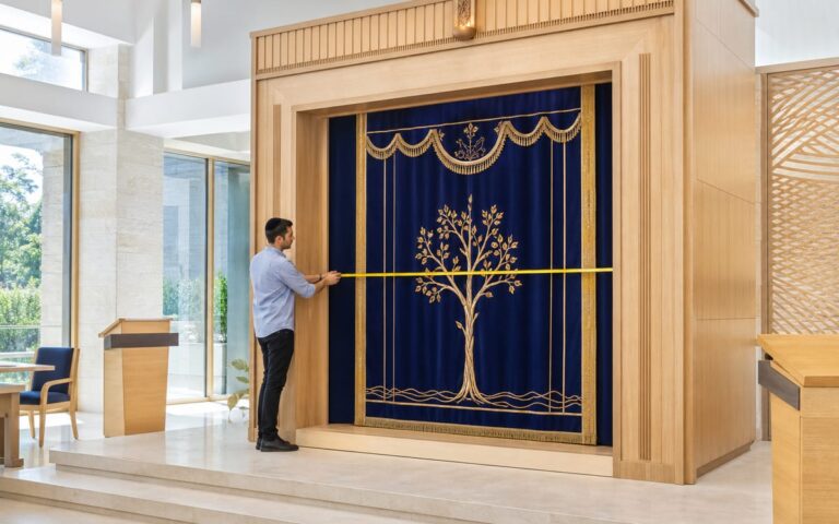 How to Take Measurements for Purchasing a Parochet? How to Take Measurements for Purchasing a Parochet?